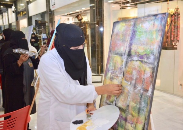 حفل معايدة يجمع مثقفي وفنانين جدة بمركز أدهم التشكيلي