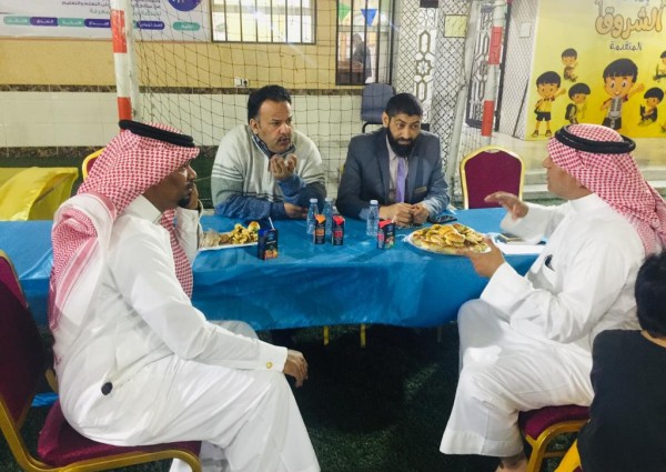 تواصل “مباشر” مع المعلمين في عمومية “مدارس الشروق المتقدمة بالأحساء