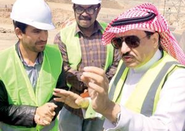 “طرق عسير” تمهل 3 مقاولين أسبوعاً قبل سحب مشاريعهم لهذا السبب