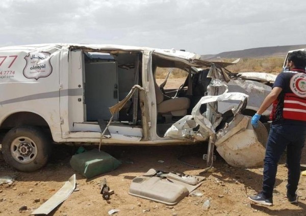 مصـرع 3 شبان في حـادث سقوط مركبة نقل أموال في منحدر بطريق المطار بالباحة