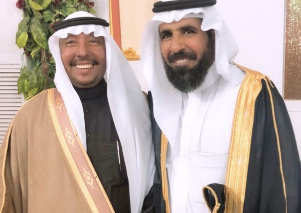 النافع يحتفل بزواجه في الحائط