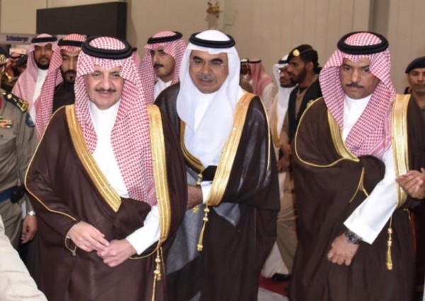 أمانة الشرقية تقدم عرضها المرئي أمام سمو أمير المنطقة الشرقية
