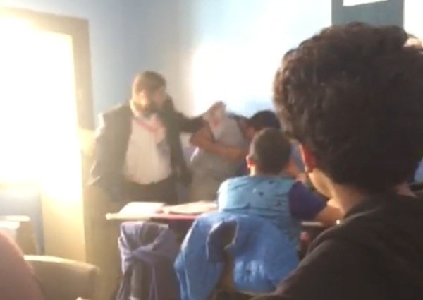 أمير عسير يوجّه بالتحقيق الفوري بشأن واقعة اعتداء معلم على أحد الطلاب بأبها