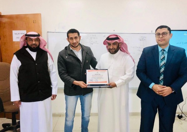 ورشة عمل بمعهد طيبة للتدريب العالي بعسير