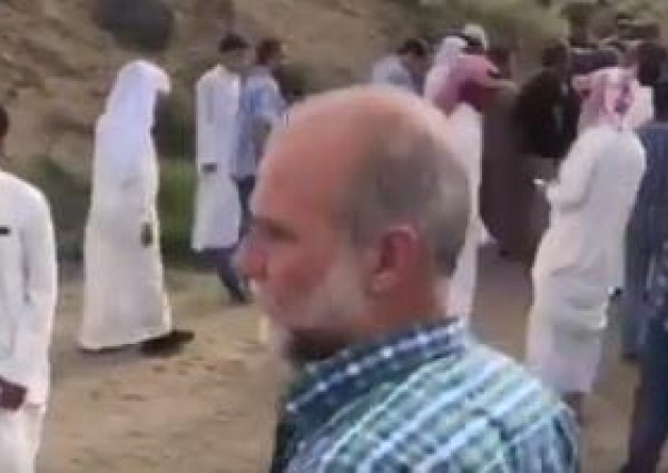 تشييع جثمان الشهيد السوري ضحية الهجوم الحوثي الإرهابي على مطار أبها (فيديو)