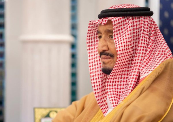 بالصور.. خادم الحرمين يتسلم التقرير السنوي لـ”ساما” ويشيد بجهودها في خدمة الاقتصاد الوطني