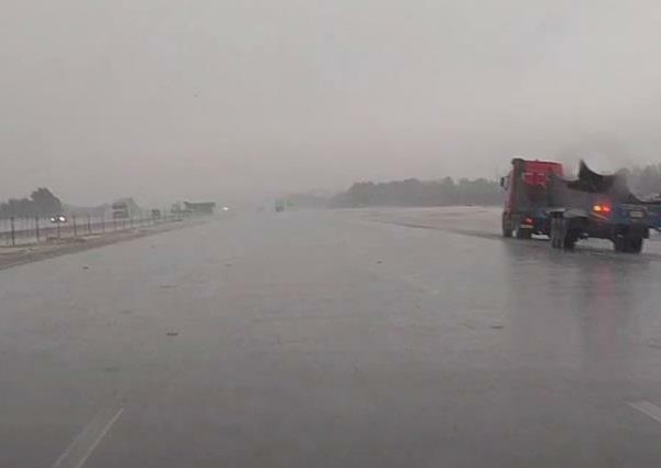 أمن الطرق يوجه تنبيهاً لمستخدمي طريقين في المنطقة الشرقية