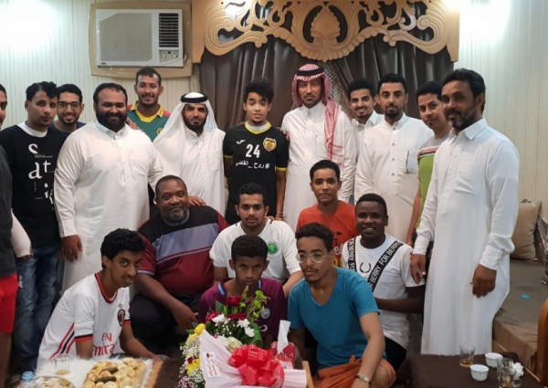 إدارة فريق البحري تزور اللاعب هادي العامري