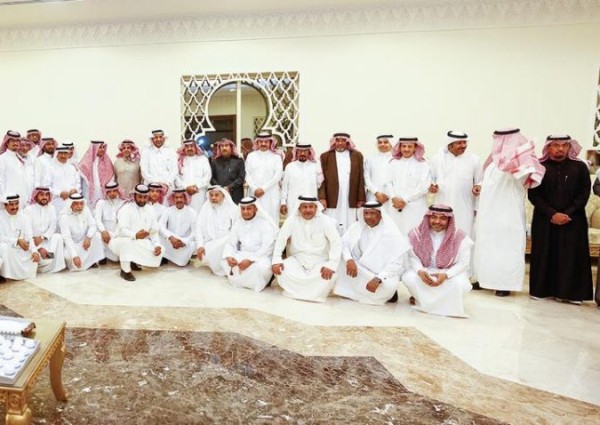 الشاعر المريخي يصدح بالجديد في مجلس الوجيه ناهض الجبر