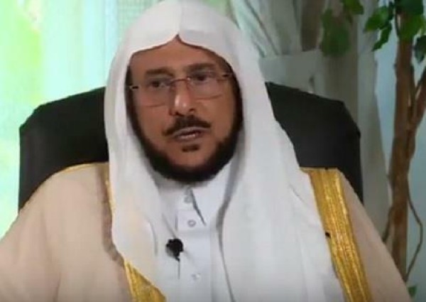 وزير الشؤون الإسلامية يوضح معايير اختيار الأئمة والخطباء.. ويعلق على استغلال بعض الخطباء للمنابر في الدعاية الشخصية