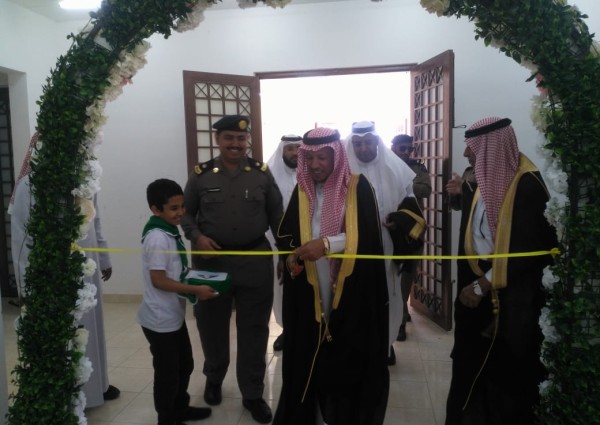 وكيل محافظة املج يدشن فعاليات معرض اليوم العالمي للدفاع المدني