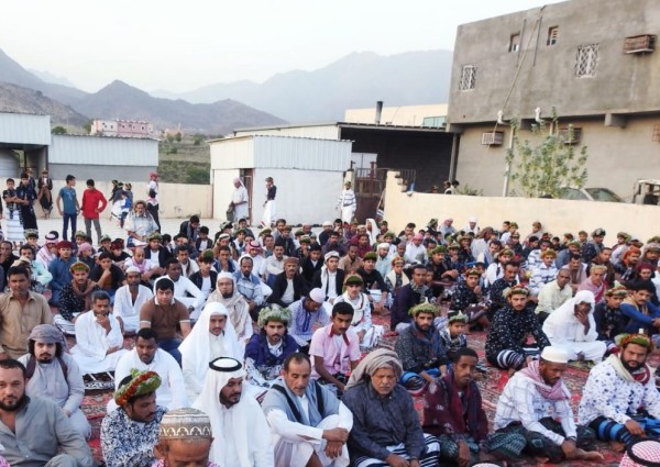 رئيس مركز عمود يتقدم المصلين في صلاة عيد المبارك 1440هـ