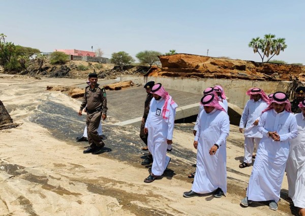 محافظ الدرب يتفقد طريق جندلة