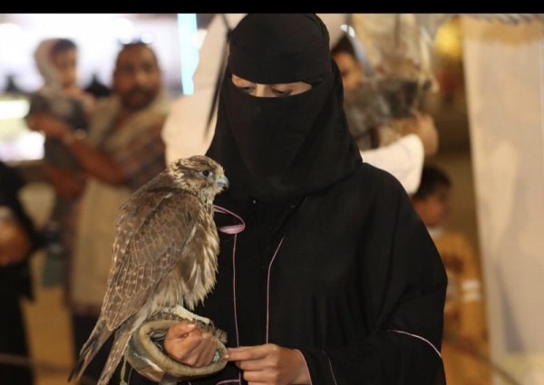 الاستاذه الرشيد تزور الجوف وتقدم ندوه بمهرجان الموروث الاول