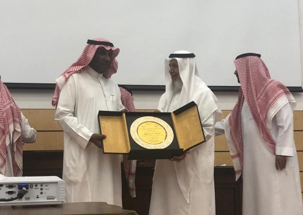 هيئة حقوق الإنسان بمنطقة جازان تستضيف ” التركستاني “