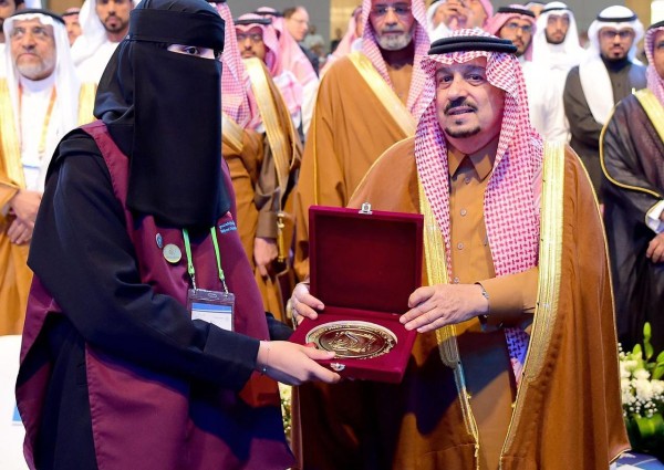 أمير الرياض يتوّج الفائزين بأولمبياد إبداع 2019