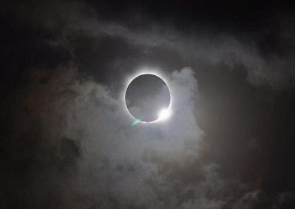 خسوف جزئي للقمر على عدة مناطق بالمملكة فجر الاثنين