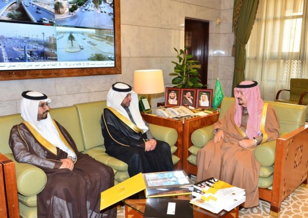 أمير منطقة الرياض يستقبل رئيس مركز أسبار للدراسات والبحوث والإعلام