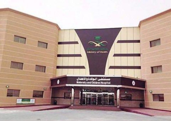 تدخل جراحي ناجح ينهي معاناة رضيعة في مستشفى الولادة والأطفال بحفرالباطن