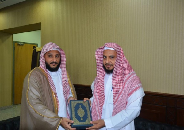 المدخلي في ضيافة رئيس المحكمة الجزائية في جازان