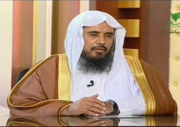 هل توجد عدة للسيدة التي خلعت زوجها ومدى جواز عودتها له؟.. “الخثلان” يجيب (فيديو)