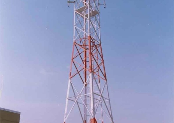 البرج الوحيد في مركز بدع بن خلف جنوب حائل متعطل أكثر من ستة أشهر