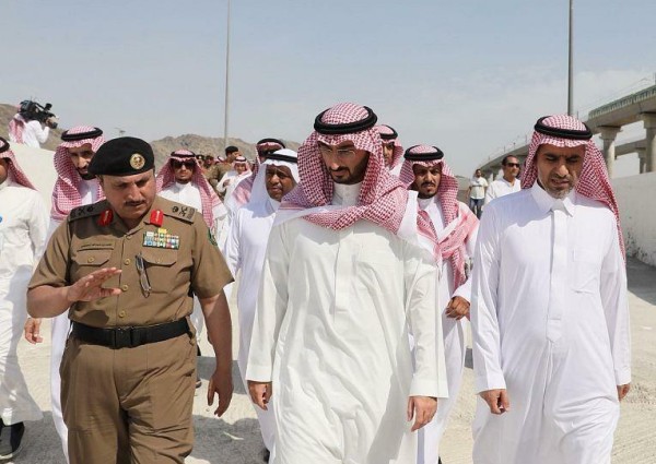 صور.. نائب أمير مكة يتفقد شركات وخدمات ومحطات نقل الحجيج من وإلى المشاعر المقدسة