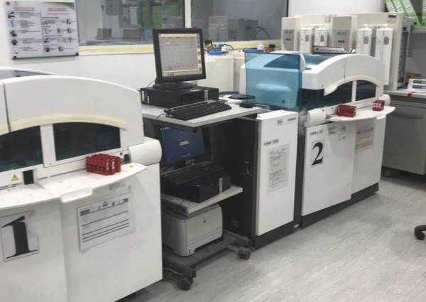 مستشفى القريات العام يجري أكثر من 2 مليون فحصاً مخبرياً