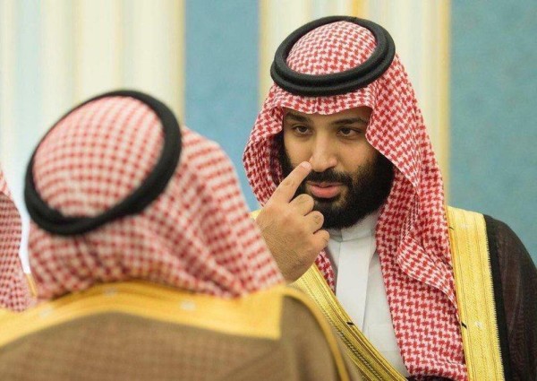 والد الشهيد ” العازمي” يكشف عن سبب رد ولي العهد عليه بـالأشارة” على خشمي”.. وهذا ما طلبه منه!