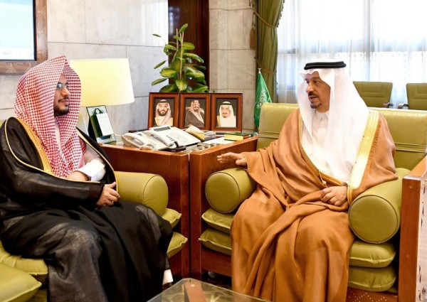 سمو الأمير فيصل بن بندر يستقبل أمين هيئة كبار العلماء وعضو المجلس الأعلى للقضاء