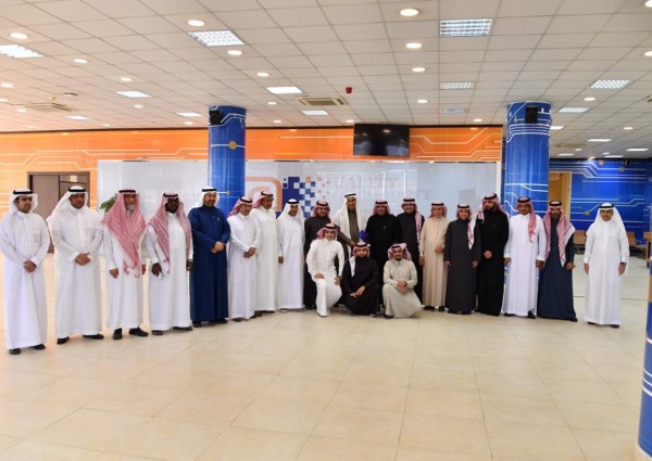 جمعية “إعلاميون” يزورون الجامعة الالكترونية ويطلعون على تجربتها التعليمية