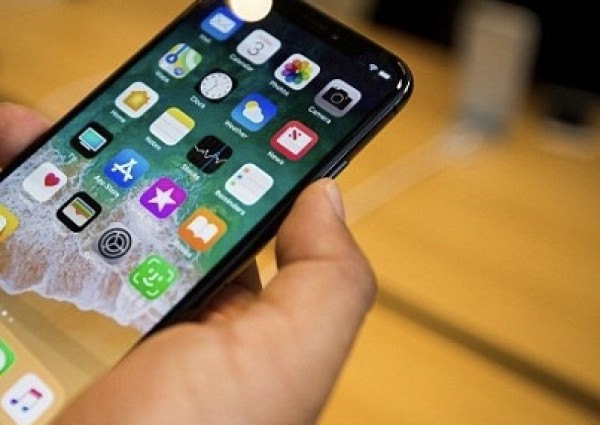 ظهور أول عيوب آيفون الجديدة.. وأبل تتخذ إجراءات استثنائية للمواجهة