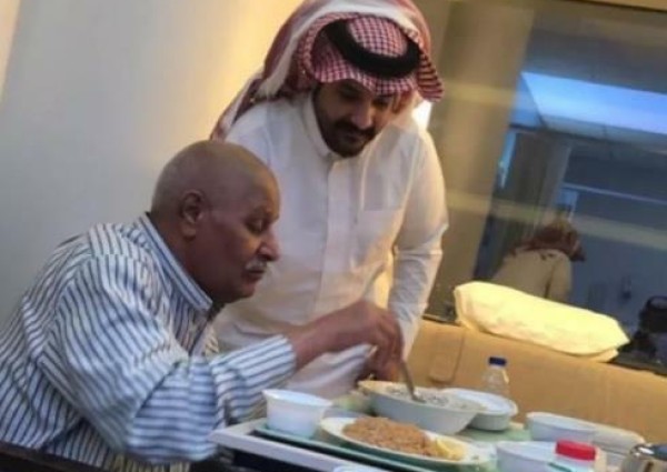 بعد معاناة مع الفشل الكلوي.. الشمري يصر على التبرع بكليته لوالده والعملية تكلل بالنجاح