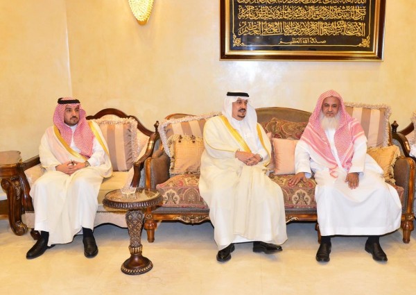 سمو أمير منطقة الرياض يزور العلماء وأصحاب الفضيلة