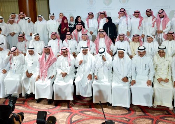 “إعلاميون” تعايد الإعلاميين بخدمات سكانية وطبية وتعليمية