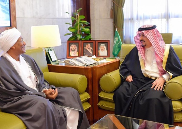 أمير الرياض يستقبل سفير السودان المعين لدى المملكة
