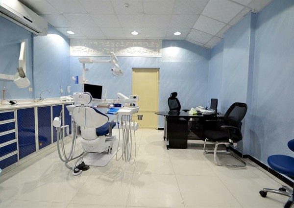 سبب رفض الحالات الحرجة وكشفيات بلغت 4 آلاف ريال.. نقاش حاد بين مدير مجمع طبي وكاتب صحفي