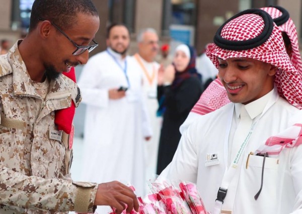 تقديراً لجهودهم  إدارة الساحات تكرم رجال أمن المسجد الحرام