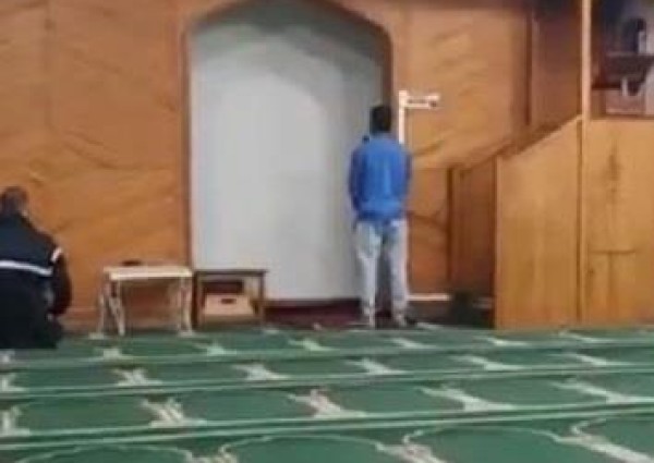 ابن عم فقيهي يوضح كيف نجا قريبه من “هجوم نيوزيلندا” على الرغم من رفعه الأذان بالمسجد