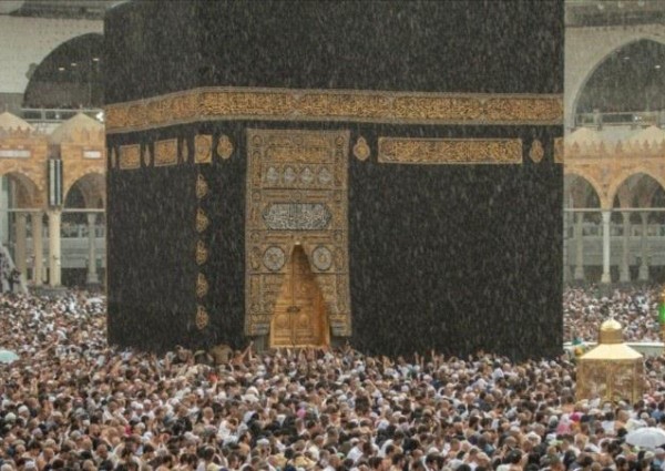 فيديو.. أمطار على الحرم المكي الشريف