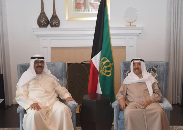 شاهد بالصور والفيديو .. أول ظهور لـ”أمير الكويت” بعد مغادرته المستشفى في أمريكا