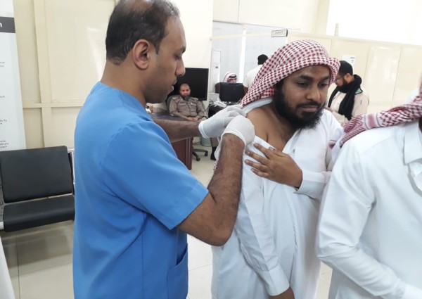 تطعيم ضد الأنفلونزا الموسمية في المحكمة الجزائية بالأحساء