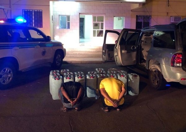 يقظة أمن الطرق بالمدينة يضبط شخصين بحوزتهما 600 لتر من العرق المسكر