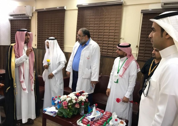 بالصور.. مستشفى صامطة يُقيم حفل معايدة لمنسوبيه