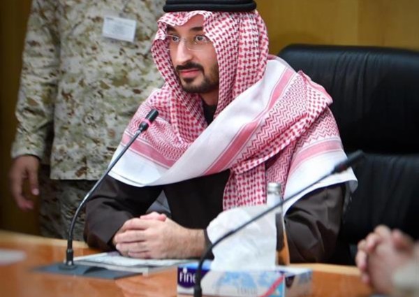 وزير الحرس الوطني في اتصال مرئي مع أبطال الحد الجنوبي: ” كلنا جنود سلمان”