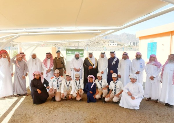 طلاب مجمع آل مشحنة يشاركون في أسبوع البيئة بشعار «نحمي بيئتنا لرفاه مجتمعنا»