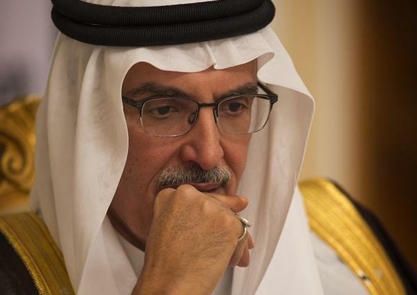 بدر بن عبدالمحسن يرثي عمه الأمير طلال بأبيات شعر مؤثرة