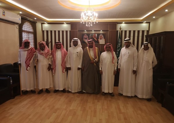 رئيس مركز القفل يستقبل البطل ” العواجي “