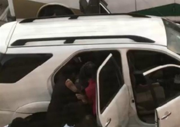 عسكري بجازان يشك في وافد أفريقي ويطلب تفتيشه.. والأخير يصـيبه برصاصتين