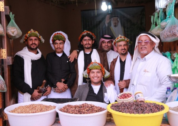 المالكي يكشف أسرار زراعة البن في جناح جازان بالجنادرية 33